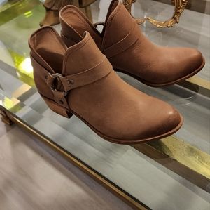 Lucky brand bootie